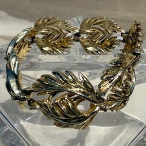 Lisner Vintage‎ Gold Tone Feather Leaf Link Bracelet